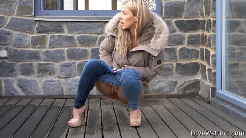 Nathaly in Video - Locked 2023 [Submissive, Peeing | HD] (Mp4/1000 MB)