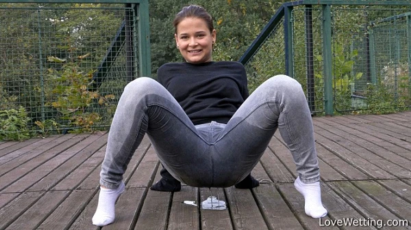 Showtime in Video - Aneta 2023 [Enema, Public Pissing | HD] (Mp4/1000 MB)