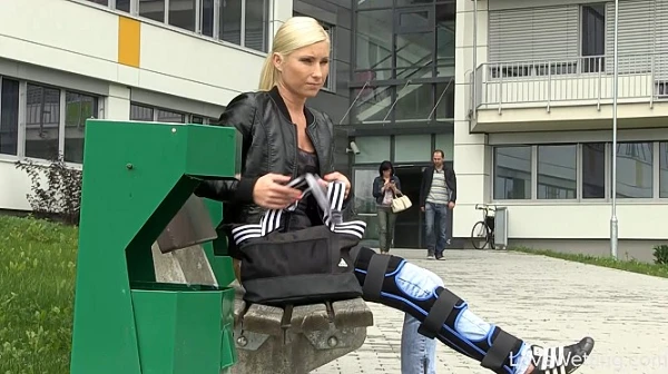 Troubles With The Brace in Video - Vanessahe 2023 [Piss Swapping, Wetting | HD] (Mp4/1000 MB)