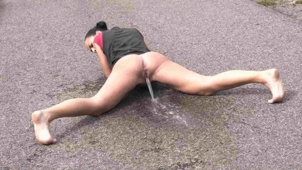 Vanda in Video - Pissing Scene 2 2023 [Piss Girl, Pissing On Self | HD] (Mp4/1000 MB)