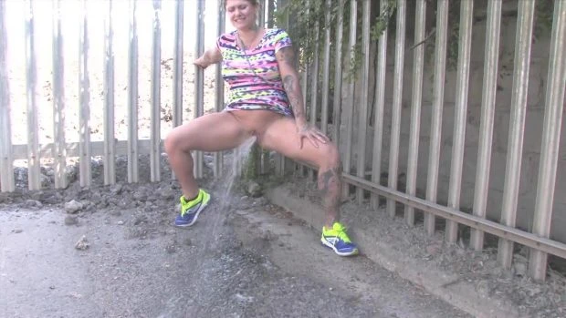 Outdoor Pee 104 2023 [Pussy Eating, Lesbian | HD] (Mp4/1000 MB)