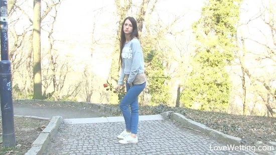 Eveline in Video - Piss On The First Date 2023 [Hairy Pussy, Cum Cleaning | HD] (Mp4/1000 MB)