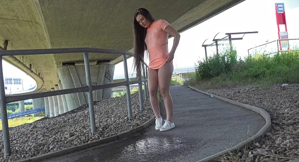 Lara Fox Shows Off Her Pussy While Pissing Outside 2023 [Masturbate, Indoor | HD] (Mp4/1000 MB)