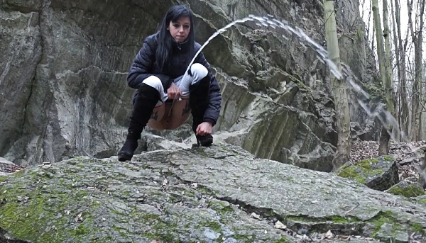 Annie in Video - Rock Girl 2023 [Spreading Pussy Lips, Posing | HD] (Mp4/1000 MB)