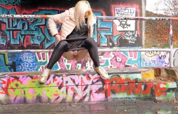 Tina Gold in Video - Pissing Scene 6 2023 [Party Sex, Hairy | HD] (Mp4/1000 MB)