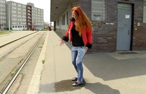 Isabell in Video - Jeans Wetting At Tram Station 2023 [Piss Drink, Deep Throat,2144 | HD] (Mp4/1000 MB)