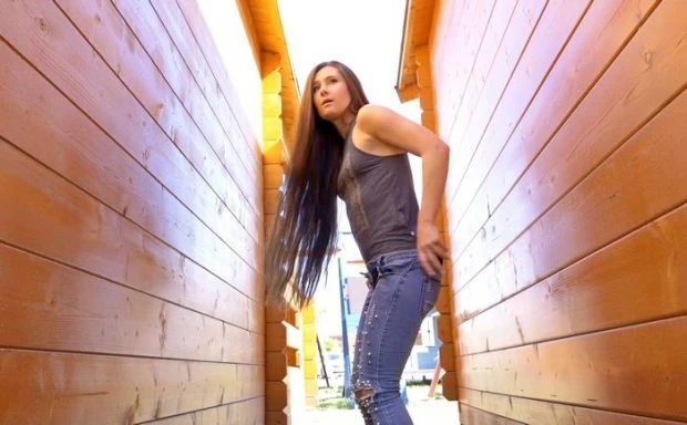 Lara Fox in Video - Pissing Scene 2023 [Rimjob, Humiliation | HD] (Mp4/1000 MB)