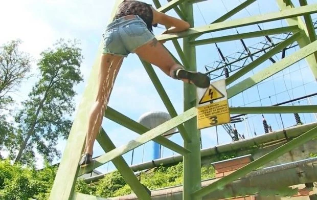 Isabel And Tiffany in Video - Crazy Climber Needs To Pee 2023 [Gonzo, Gang Bang,2144 | HD] (Mp4/1000 MB)