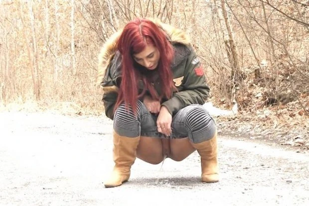 Jessica Red in Video - Pissing Scene 2023 [Piss Play, Golden Shower Anal | HD] (Mp4/1000 MB)