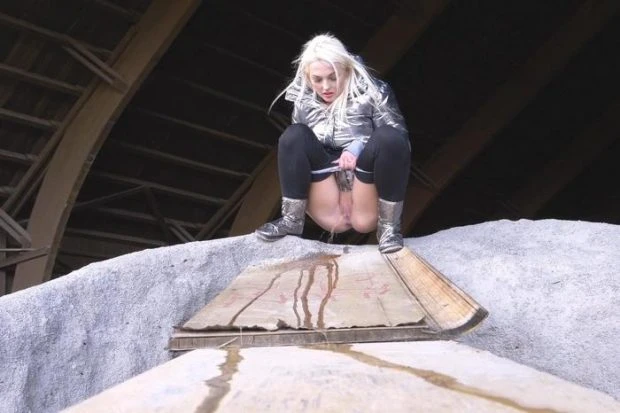 Lovita Fate in Video - Pissing Scene 2 2023 [Party Sex, Hairy | HD] (Mp4/1000 MB)