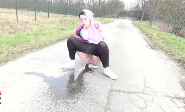 Maya_Maibach in Video - My First Piss Video 2023 [Close Pink, Hard Urine | HD] (Mp4/1000 MB)