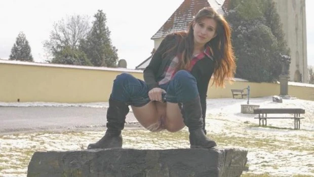 Laura Nellis in Video - Outsoor Pissing Scene 2023 [All Sex, Cumshots | HD] (Mp4/1000 MB)