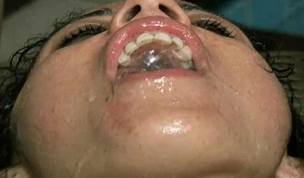 Peeing By The Pool 2023 [Pee Torture, Wet Hair | HD] (Mp4/1000 MB)