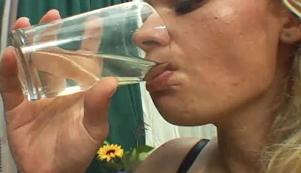 Shy Girl 2023 [Golden Shower, Pissing In Pussy | HD] (Mp4/1000 MB)