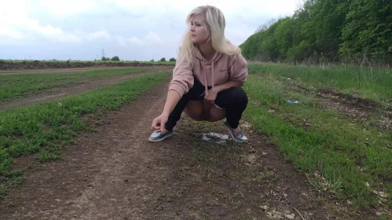 Writing In The Field 2023 [Clothed Pissing, Piss | HD] (Mp4/1000 MB)