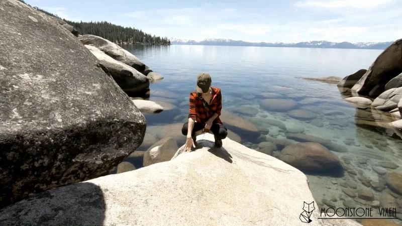 Moonstone Vixen in Video - Pissing With A Beautiful View 2023 [Pissing On Pussy, Pissed Woman | HD] (Mp4/1000 MB)