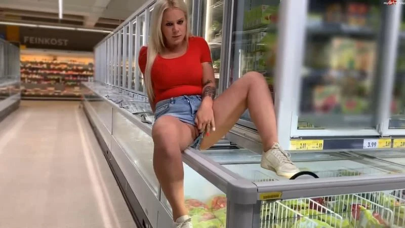 Einfach Ekelhaft in Video - In Die Gefriertruhe Gepisst 2023 [Piss Drink, Deep Throat,2144 | HD] (Mp4/1000 MB)