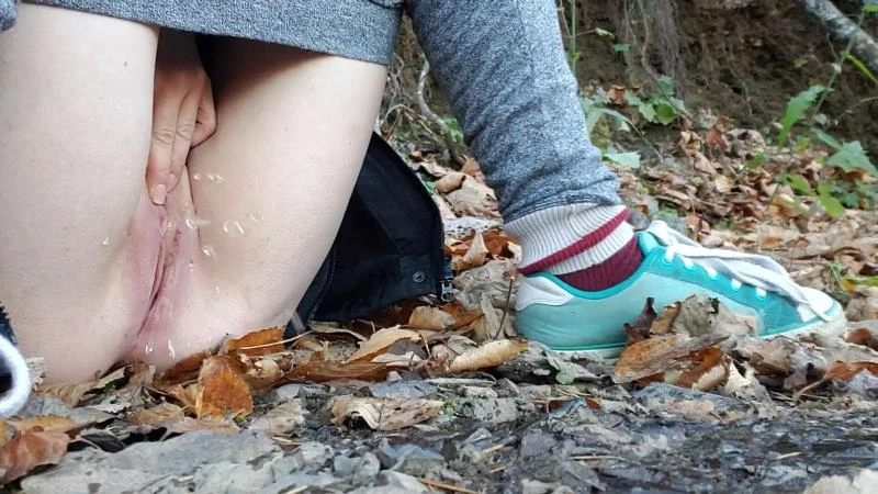 Nerdy Faery in Video - Smoking And Pee Fetish 2023 [Degustation Pissing, Extreme Pee | HD] (Mp4/1000 MB)