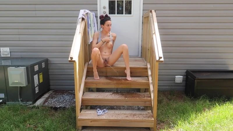 Mrandmrsraw in Video - Peeing Outside On My Steps 2023 [Voyeur, Pissing In Panties | HD] (Mp4/1000 MB)