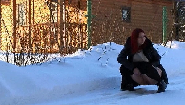 Girls Piss In The Cold 2023 [Pussy Eating, Lesbian | HD] (Mp4/1000 MB)