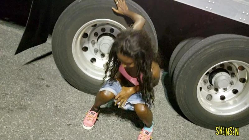 Skinsin in Video - Truck Stop Public Peeing 2023 [Rimjob, Humiliation | HD] (Mp4/1000 MB)