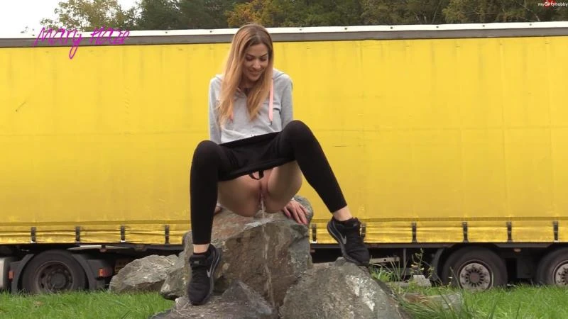 Mary Haze in Video - Pissing 2023 [Pussy Gape, Toilet For A Day | HD] (Mp4/1000 MB)