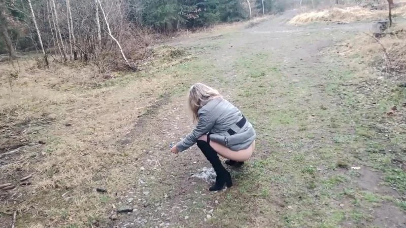 Czech Amateur Girl Fuck And Pissing 2023 [Vomiting, Piss In Ass | HD] (Mp4/1000 MB)