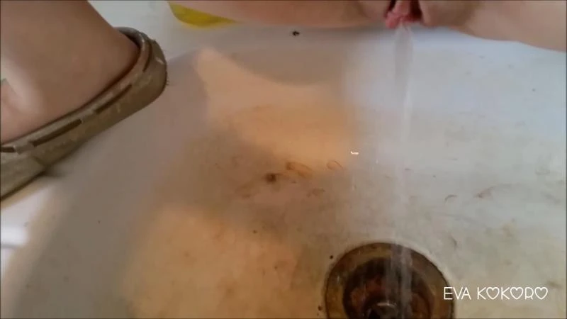 Eva, Kay in Video - Peeing In The Kitchen Sink 2023 [High Class, Shaved | HD] (Mp4/1000 MB)