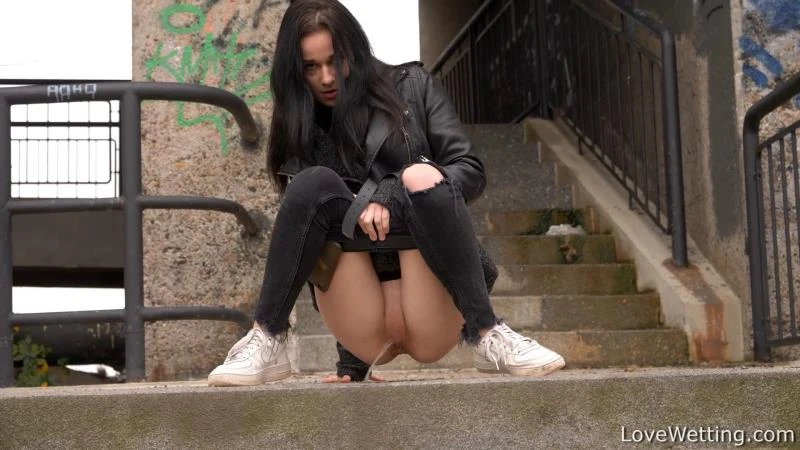 Elizabeth in Video - Piss Girl 2023 [Party Sex, Hairy | HD] (Mp4/1000 MB)