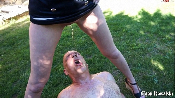 Fetter Pissstrahl 2023 [Submissive, Peeing | HD] (Mp4/1000 MB)