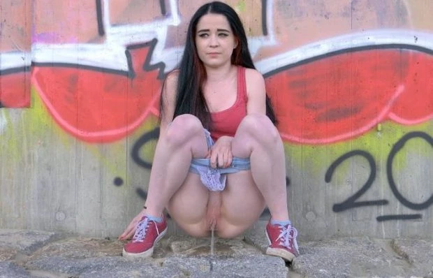 Rosie in Video - Pissing Scene 3 2023 [High Class, Shaved | HD] (MPEG-4/199 MB)