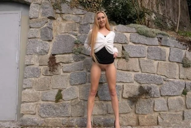 Sisi in Video - Pissing Scene 6 2023 [All Sex, Cumshots | HD] (MPEG-4/277 MB)