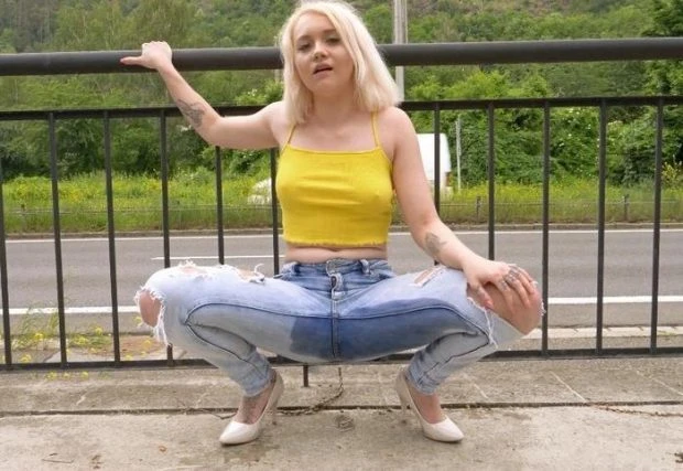 Marilyn Moore in Video - No Shame 2023 [Wild Urine, Girl Pissing | HD] (MPEG-4/288 MB)