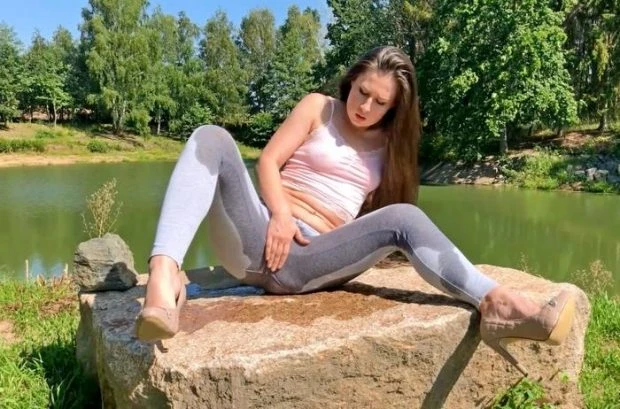 Lara Fox in Video - Eden Lake 2023 [Enema, Public Pissing | HD] (MPEG-4/331 MB)