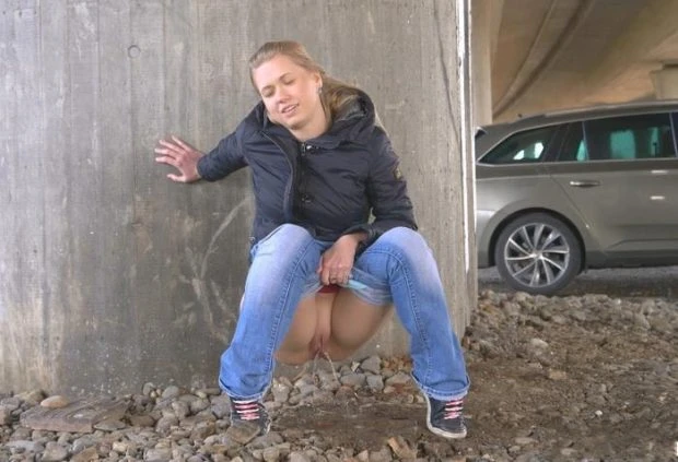 Violeta in Video - Pissing Scene 16 2023 [Water Sports, All Girl | HD] (MPEG-4/191 MB)