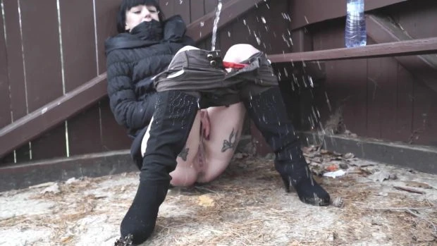 Annie in Video - Hold Pee Challenge 2023 [Cum, Pornstar | FullHD] (MPEG-4/341 MB)