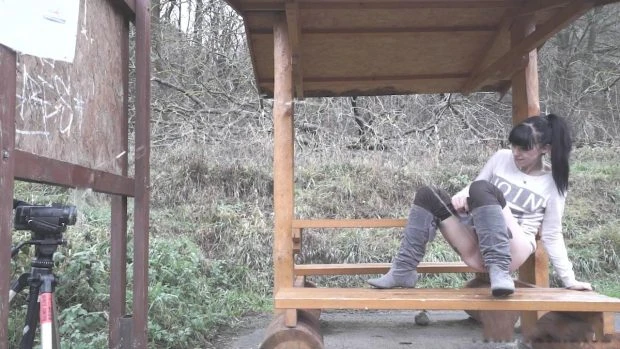 Annie in Video - Pissy Camping 2023 [Water Sports, All Girl | FullHD] (MPEG-4/106 MB)