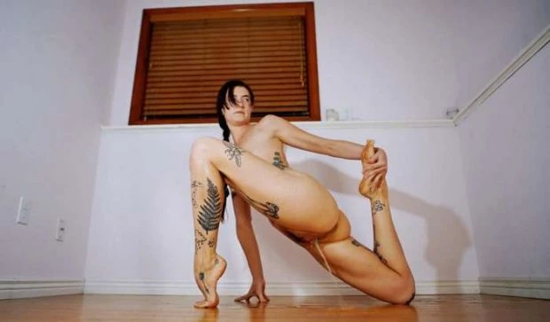 Yoga Pose Pee Challenge 2023 [Public, Full Nude | FullHD] (MPEG-4/33.6 MB)