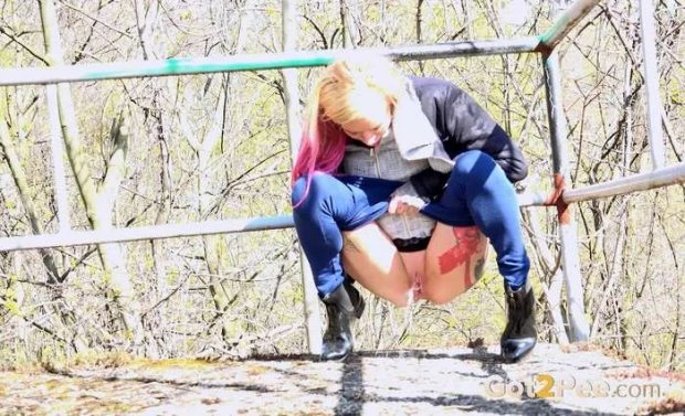 Sprinkling on Sunshine 2023 [Got2Pee | Amateur, Hidden Cam | FullHD] (MPEG-4/60.7 MB)