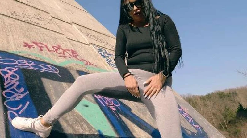 Daphne wetting 2026 [Piss Drink, Deep Throat | UltraHD/4K] (MPEG-4/683 MB)