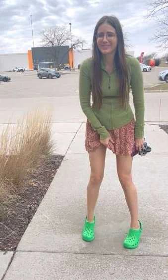 LillyVig in Video - Don’t tell anyone, but I peed in the parking lot 2026 [Golden Shower, Pissing In Pussy | SD] (MPEG-4/39.0 MB)