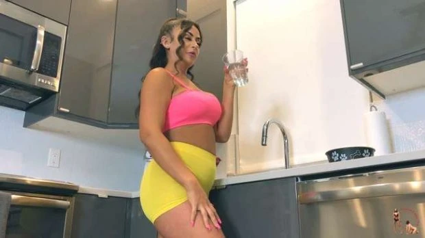 Kiki Feeds And Hydrates Her Boy Roommate. Femdom Puppy Play 2026 [Pee Fetish, Gag | FullHD] (MPEG-4/473 MB)