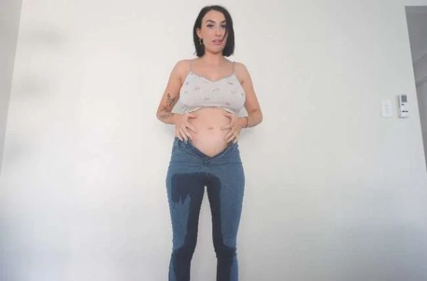 Aysha Paige in Video - Pregnant Milf Desperate To Pee 2026 [Pee Fetish, Gag | UltraHD/4K] (MPEG-4/1.42 GB)