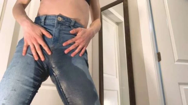 JadenRayne in Video - Jean Wetting and Piss Splashing 2026 [Amateurs, Lesbian Pissing | FullHD] (MPEG-4/499 MB)