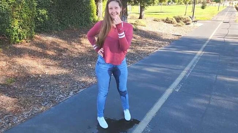 XXSmiley in Video - Your Date Pees Herself In Public 2026 [Submissive, Peeing | FullHD] (MPEG-4/601 MB)