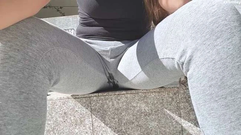 XXSmiley in Video - Pants Wetting In The Fountain 2026 [Pissing In Mouth, Lesbian Sex | FullHD] (MPEG-4/899 MB)